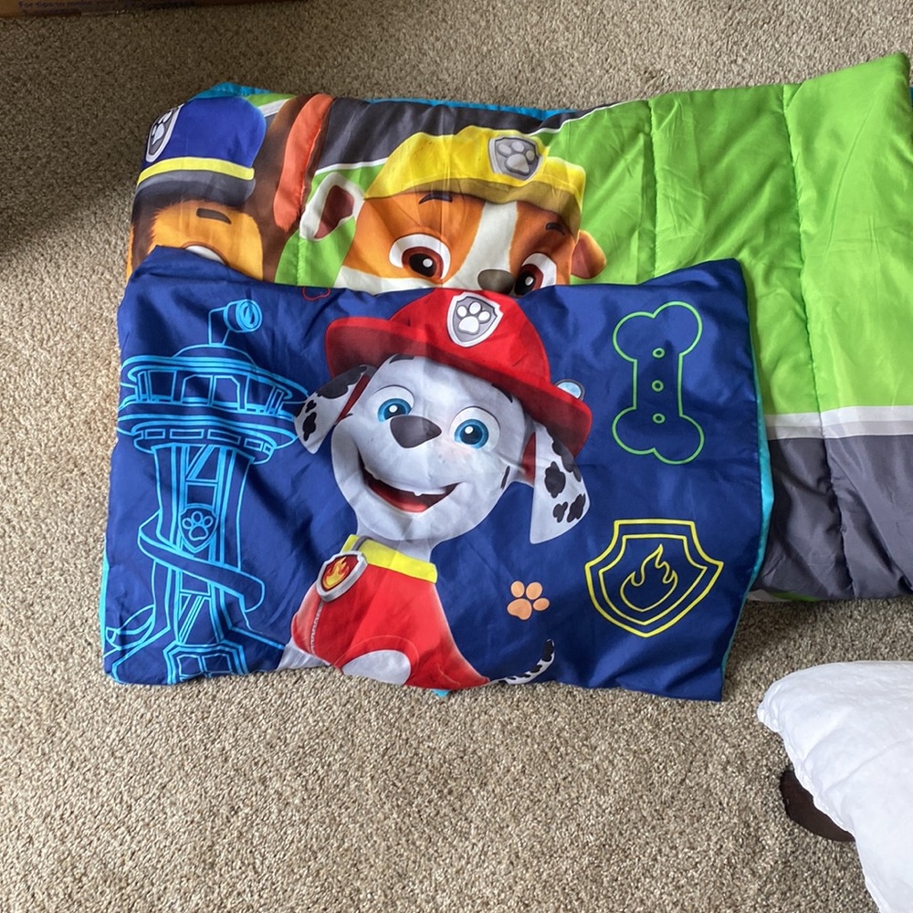 Reversible paw patrol twin comforter and pillow case